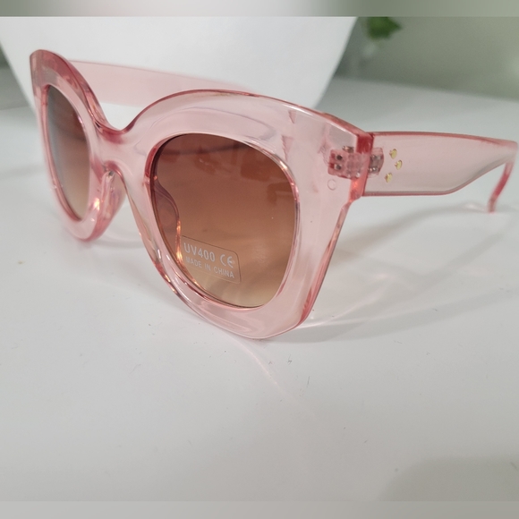 OVERSIZED DESIGNER STYLE SUNGLASSES 🕶😎 with soft case - Picture 4 of 11